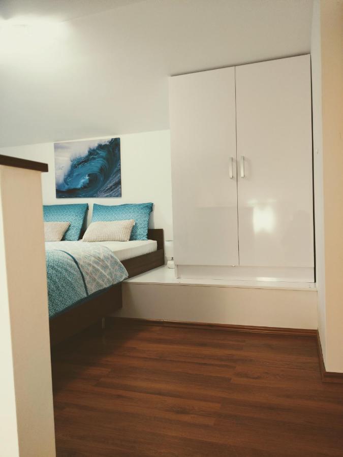 Eden Apartment *