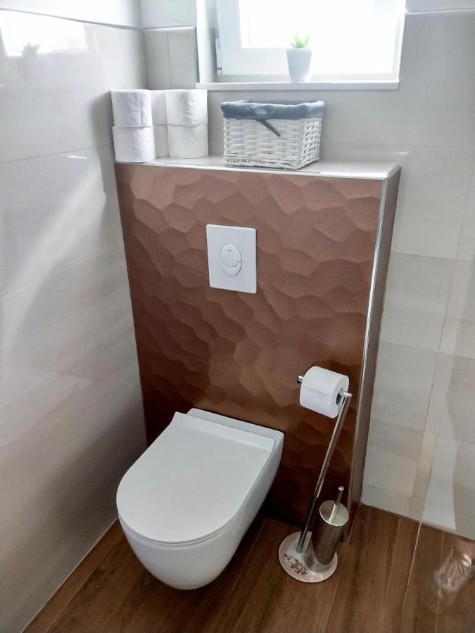 Eden Apartman *